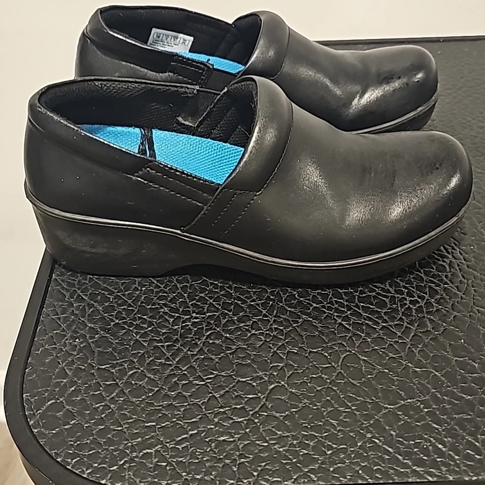 Shoes - Picture 2 of 3